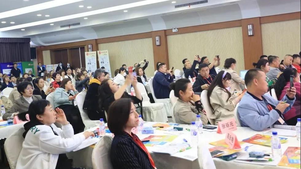 中國(guó)成長(zhǎng)藥店分會(huì)李月東會(huì)長(zhǎng)蒞臨刻康藥業(yè)(圖10)